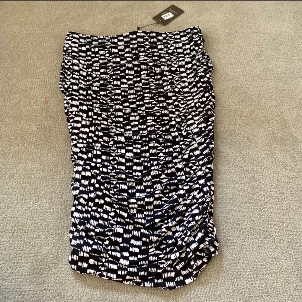B&W Vince Camuto skirt